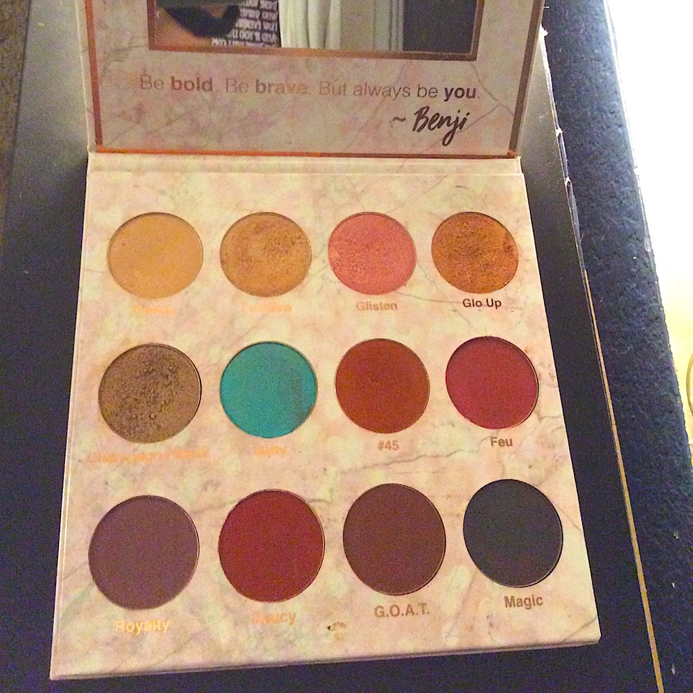 Eyeshadow palette